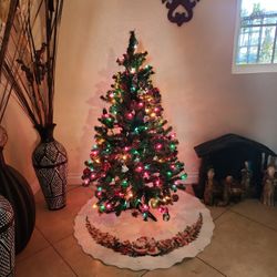 4 Feet Tall Chrtmas Tree
