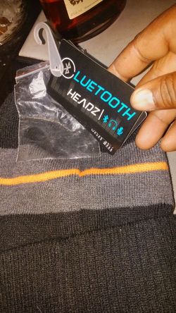 Bluetooth beanie