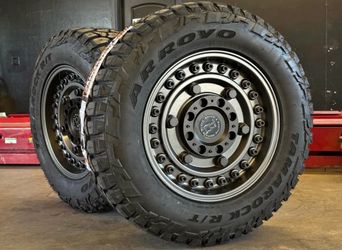 Black Wheels Rhino