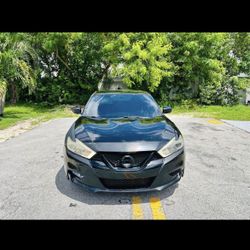 2017 Nissan Maxima 