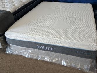 New Queen Gel Memory Foam Mattress with Cool Cover