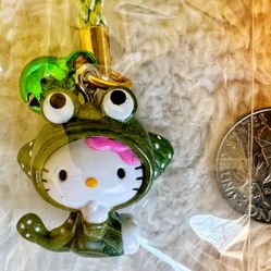 Rare New Hello Kitty Sanrio Gotochi Netsuke Charm Strap Salamander NWT