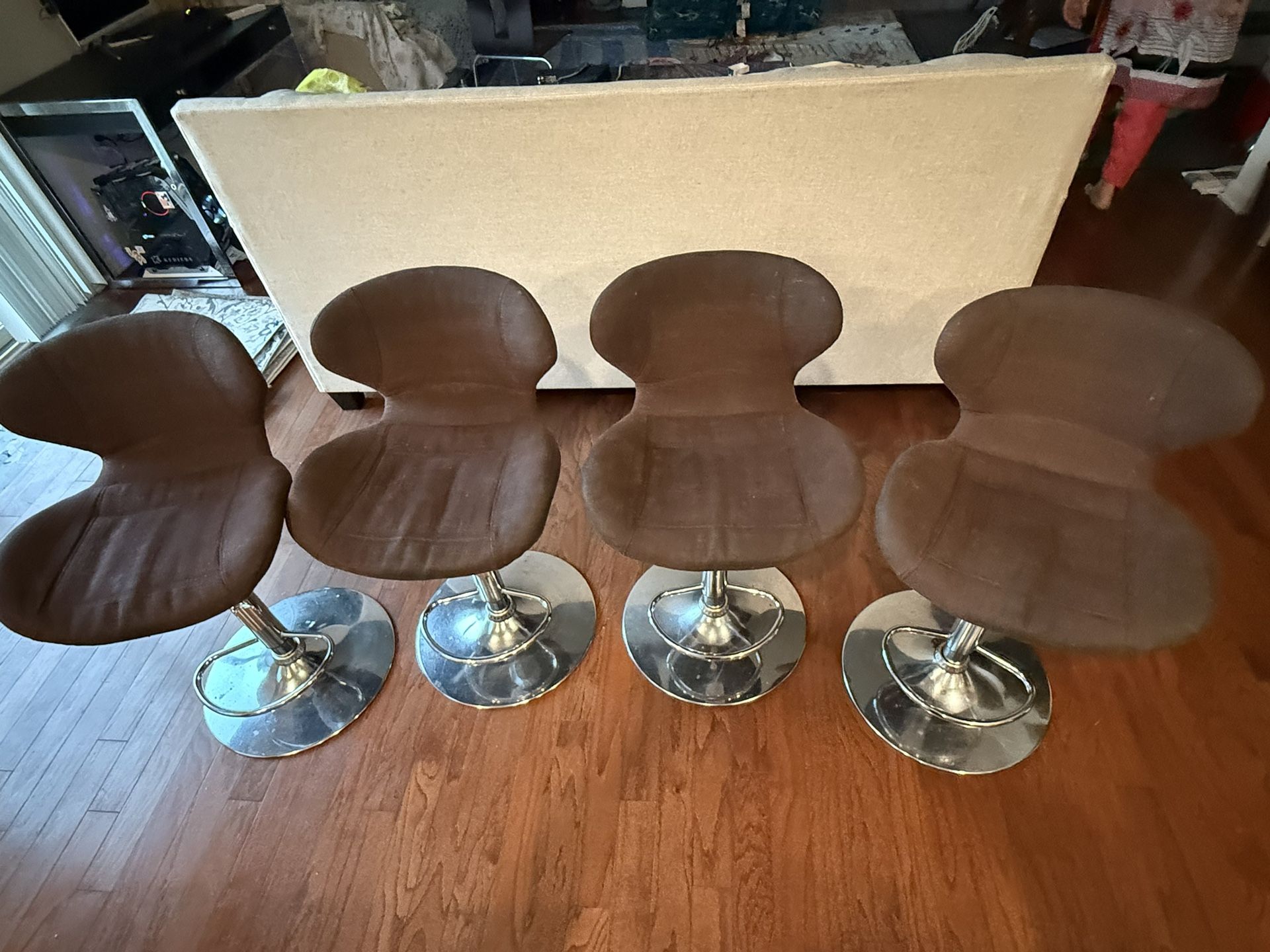 Cloth Swiveling Barstools