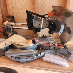 Sliding Miter Saw