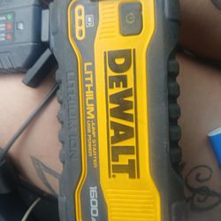 Dewalt Lithium Junp Starter Use Power 