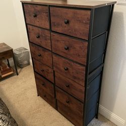 Dresser 