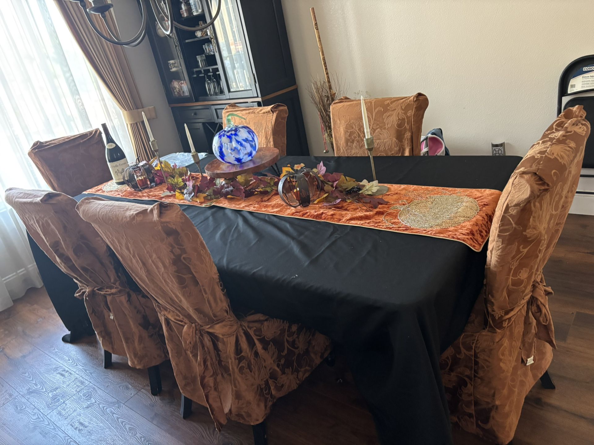 Dinning Room Set with free hutch