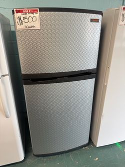 Gladiator top and bottom fridge 20% off