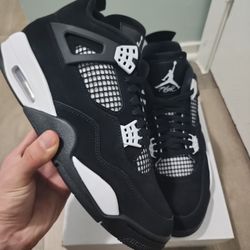 Jordan 4 Retro White Thunder Size 11