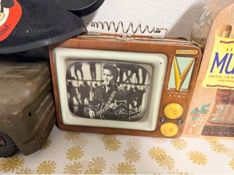 Vandor Elvis collectible tv tin lunchbox