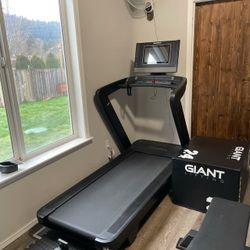 Nordictrack 1750 Commercial Treadmill 950 Obo