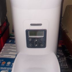 Automatic Dog Feeder