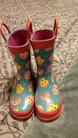 Childrens size 9/10 rain boots