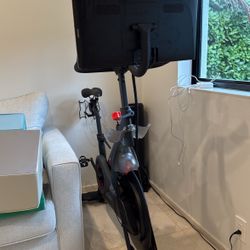 Selling Barely Used Peloton 