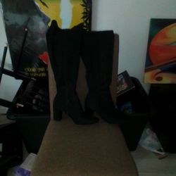 Size 10 knee High Long Heals 