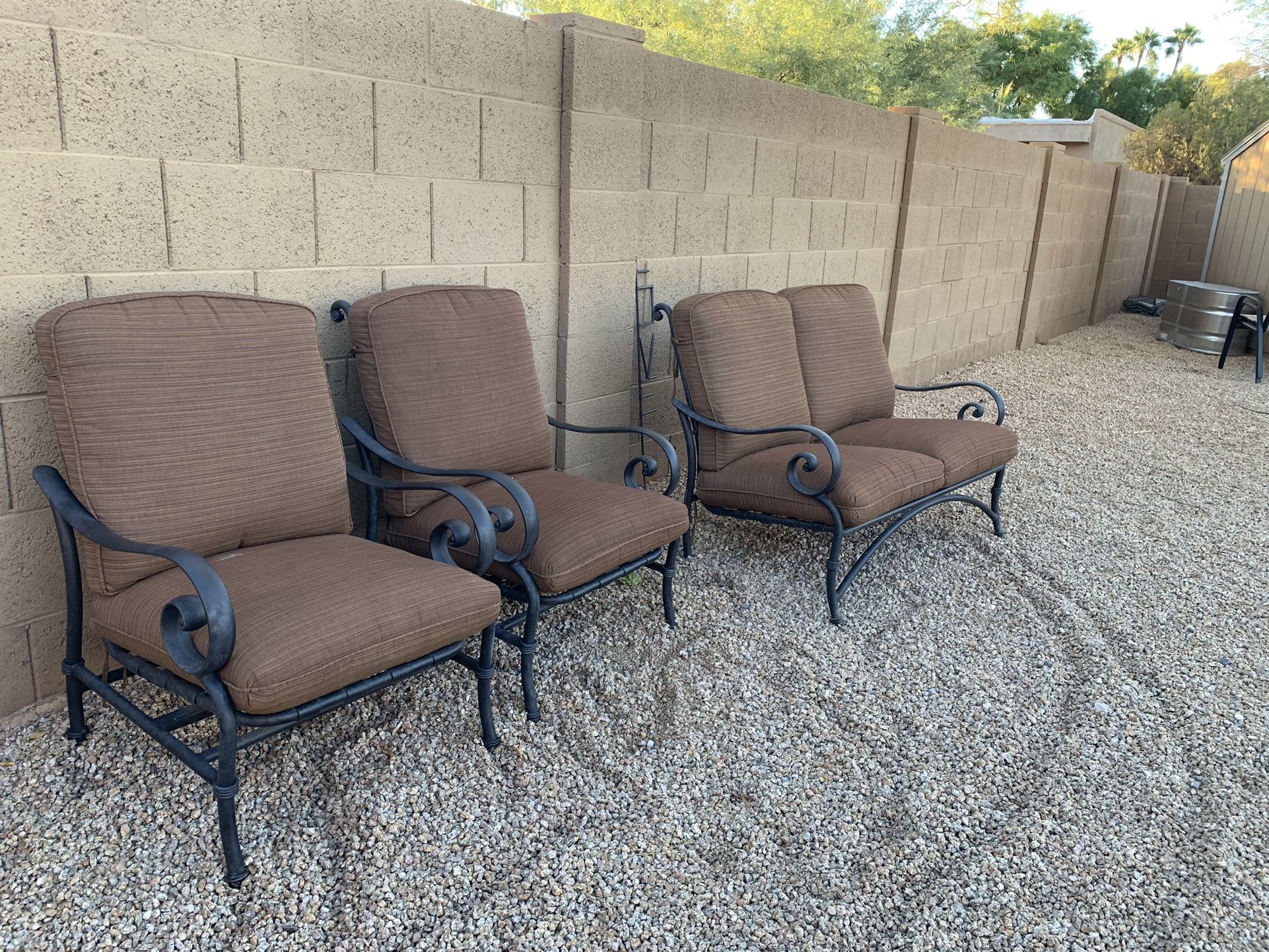 Todays Patio Set in Great Condition for Sale in Phoenix, AZ OfferUp