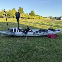 Awesome Fishing Kayak Lots Of Extras 