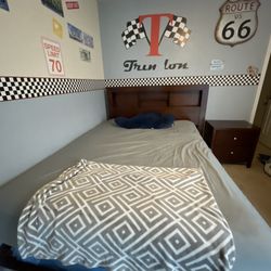 Wood Queen Bedroom Set