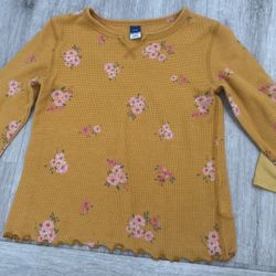 Girls long sleeves shirts n dress. Read description. If it’s posted it’s available.