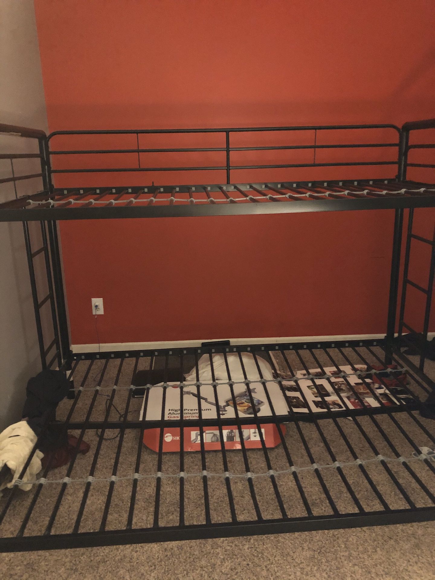 Twin Over Full Metal Bunk Bed w/Mattress
