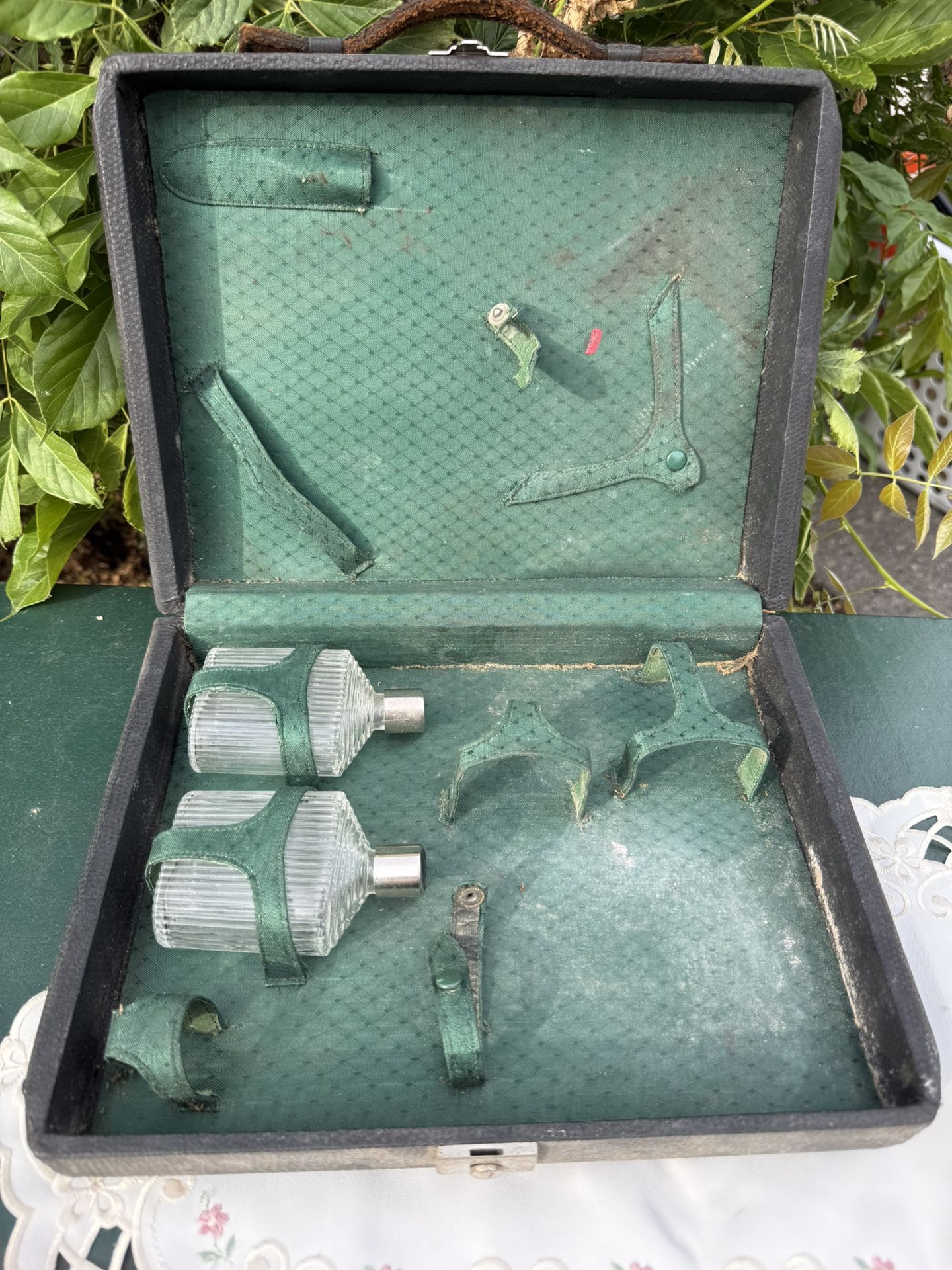 Antique Barkeepers Case with 2 Bottles