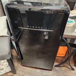 Daewoo Fridge With A Freezer