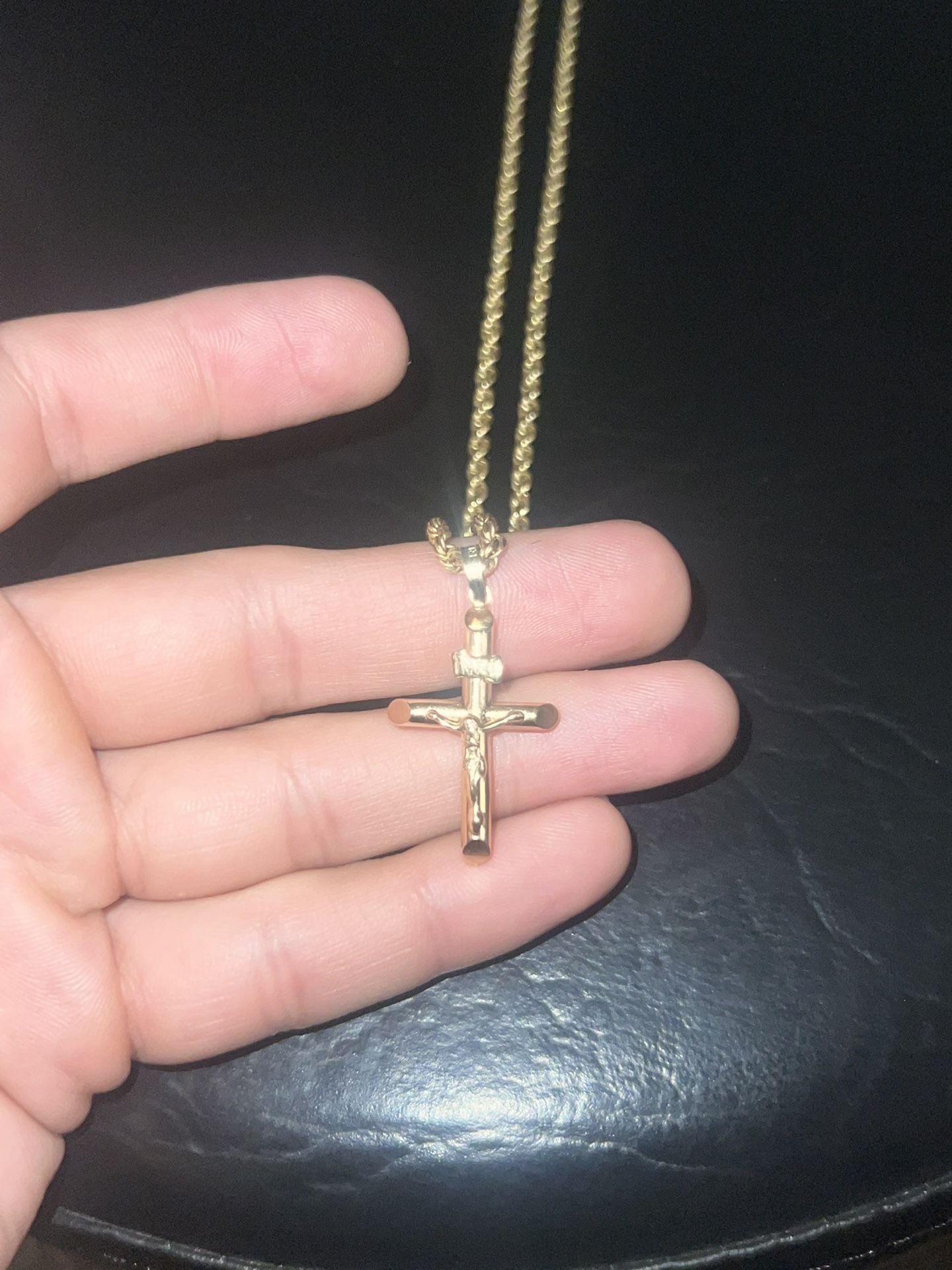 20” 2.8 mm 14kt Rope Chain w/ 14kt Crucifix Pendant