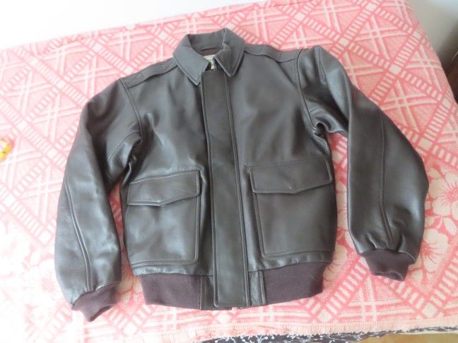 L.L. Bean Mens Leather Jacket Size M 100% Goatskin Item ID 187484