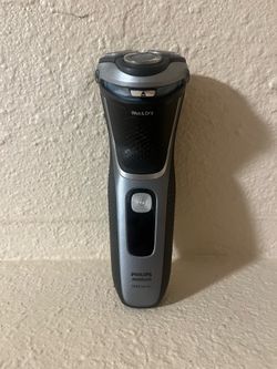 Philips Norelco Wet & Dry Shaver + Charger – Works Great