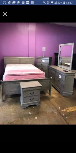 New 5pc. Queen Bedroom set