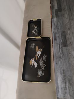 Set of 2 vintage Japanese lacquer trays in Margate