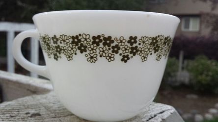 Pyrex vintage cups