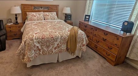 Complete Queen Bedroom Set