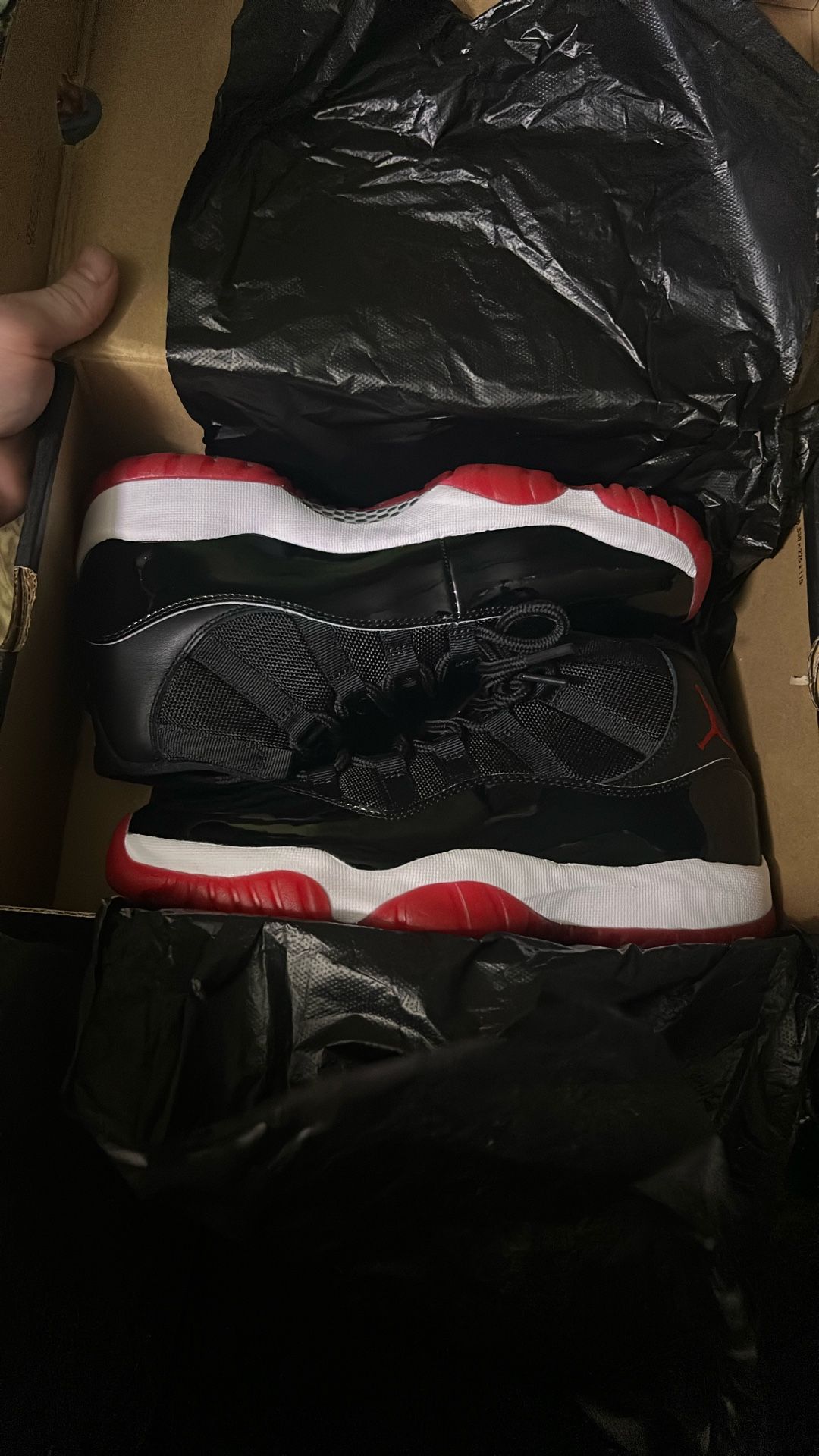 Jordan’s 11s Retro 8.5 Mens