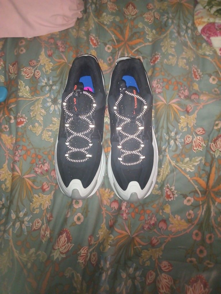 Nike Vomero Size 11