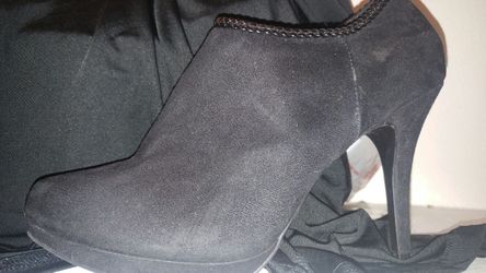 Zipper size 10 boots/heels