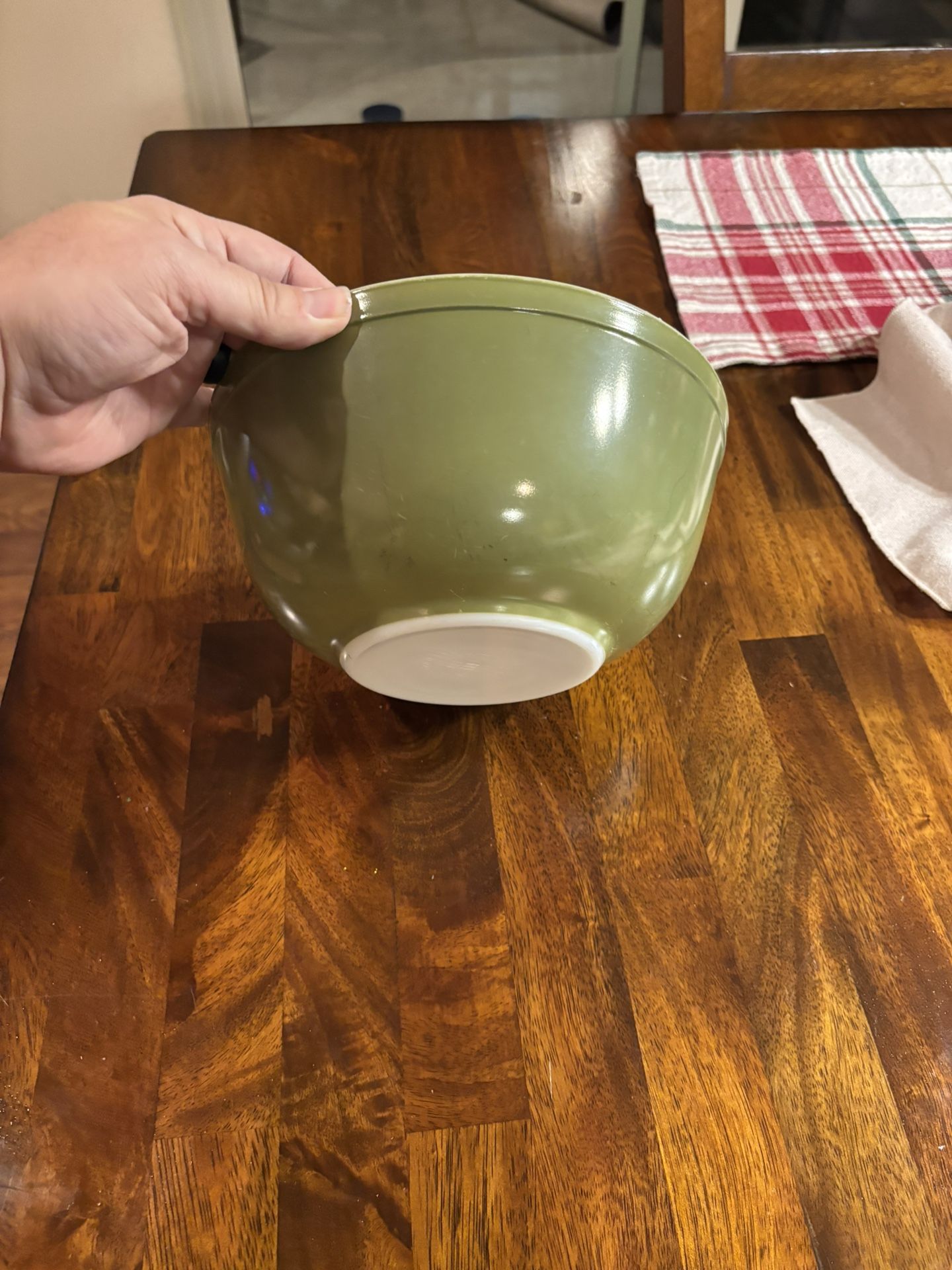 Vintage Pyrex #403 Med 2 1/2 Quart Avocado Green Mixing Bowl