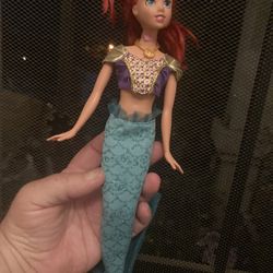 Free. Doll With Several Outfits. 