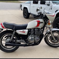1981 Yamaha XJ 550 SECA “YICS”