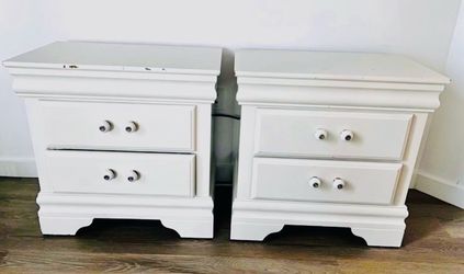 Pair of White 2-Drawer Nightstands