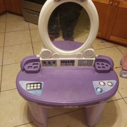 Little Girls Vanity 