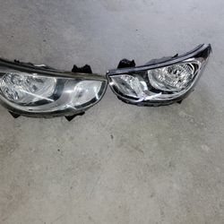 2013 Hyundai Accent  Headlights 