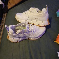 Reebok Athletic Shoes 7