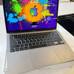 MacBook Air 13” M1 (8GB Ram/256GB SSD) - 2020