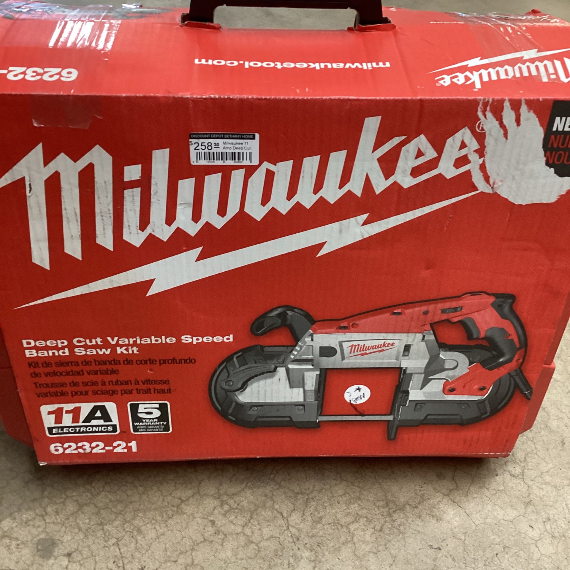 Milwaukee 11 Amp Deep Cut Band Saw with Hard Case for Sale in Phoenix, AZ  OfferUp