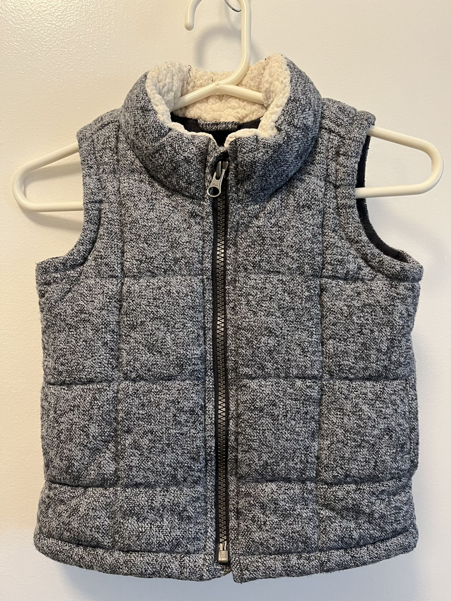 Old Navy Infant Quilted Vest W/Fleece Neck Size 18-24 Months