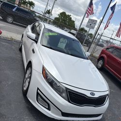 2015 Kia optima clean title 130k miles 6000$ cash 