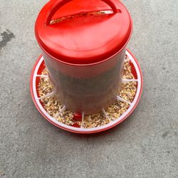 Plastic food feeders, Chicken feeder PLASTIC FOOD FEEDER Long 28 holes feeder $5 Food feeders 6.6LB / 3KGS. $10 Food feeders 19.8LB / 9KGS. $15 Food f