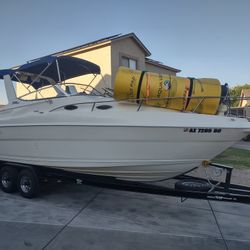 2000 Wellcraft 2600 Martinique