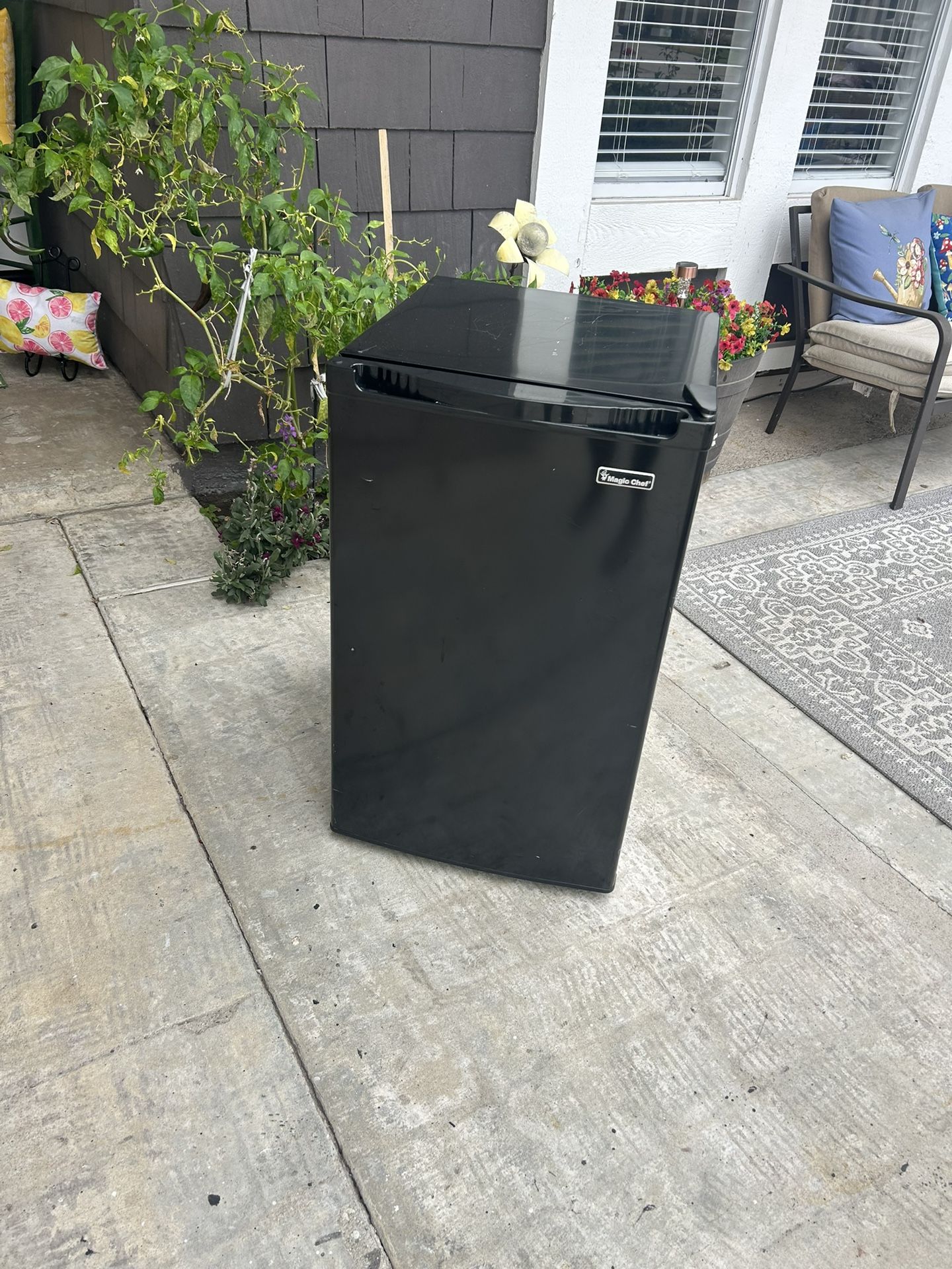 Magic Chef Mini Refrigerator